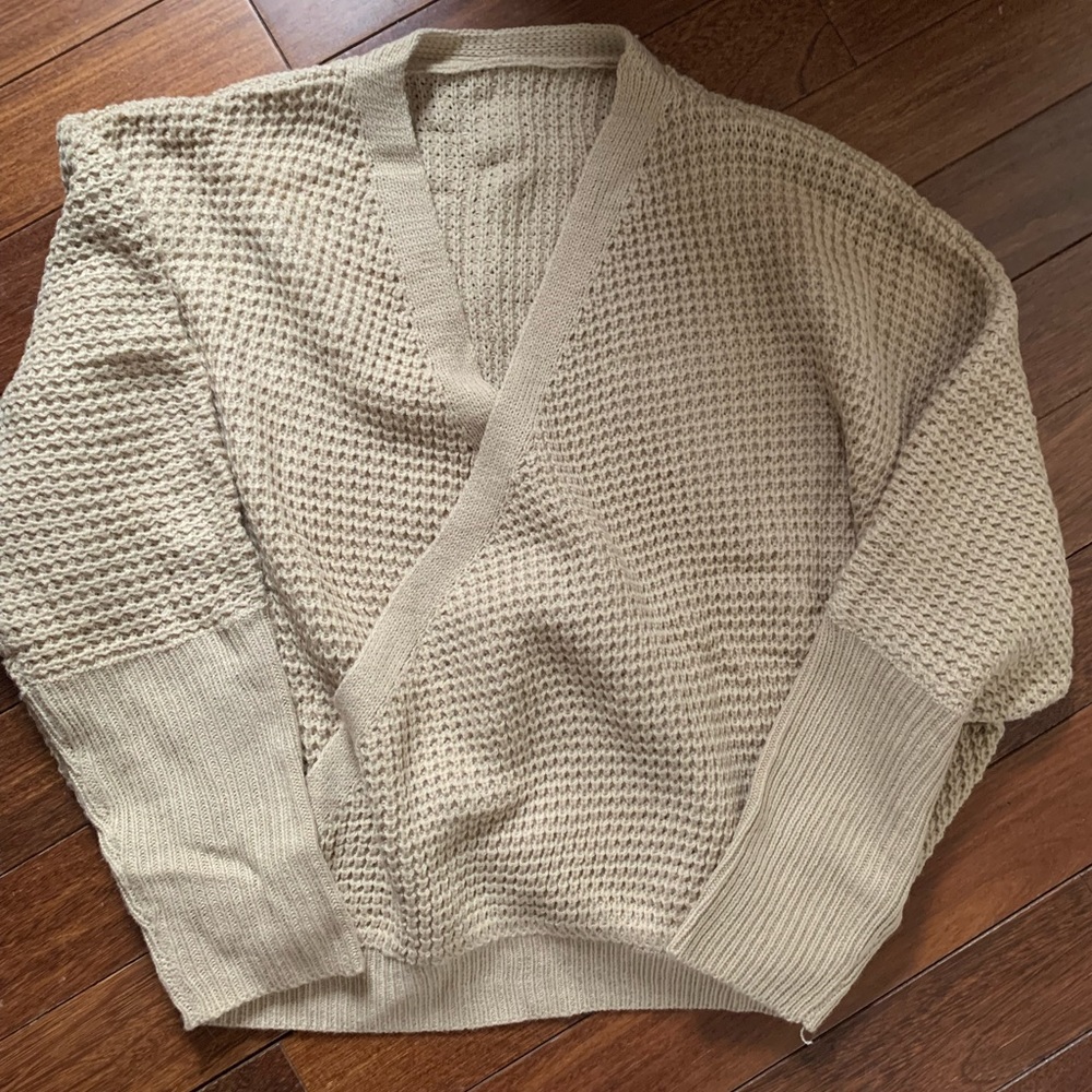 Oversized snit wrap sweater